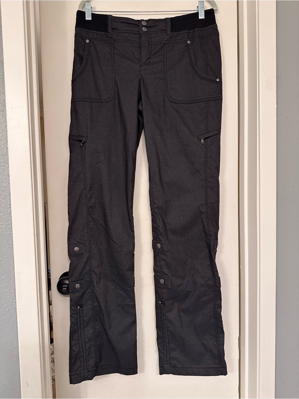 Athleta Women's Charcoal Heather Gray Cargo Hiking Pants - Size 10 Tall (10T)